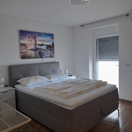 Apartments Donella Umag Exterior photo
