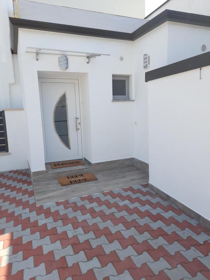 Apartments Donella Umag Exterior photo