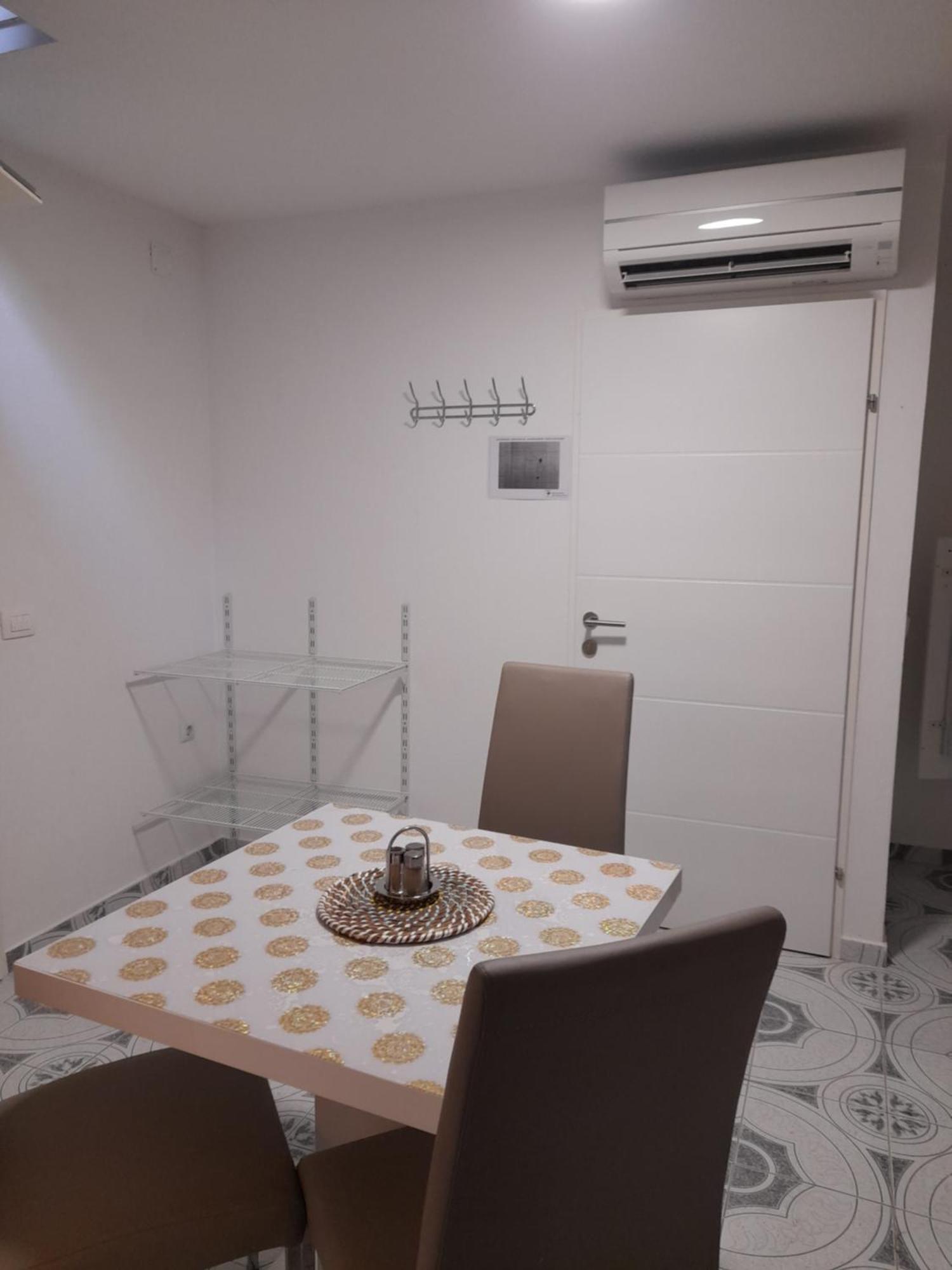 Apartments Donella Umag Exterior photo
