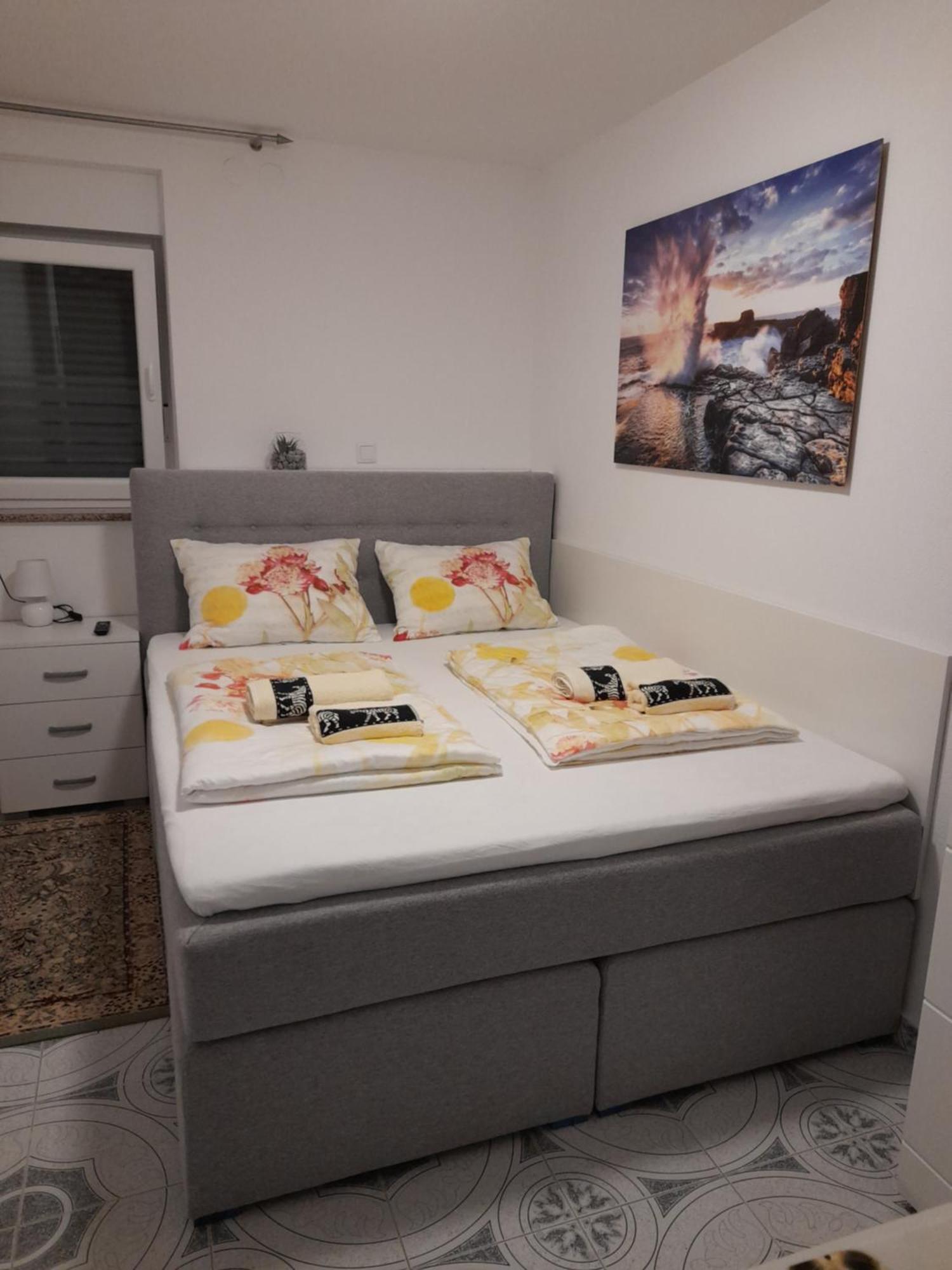 Apartments Donella Umag Exterior photo